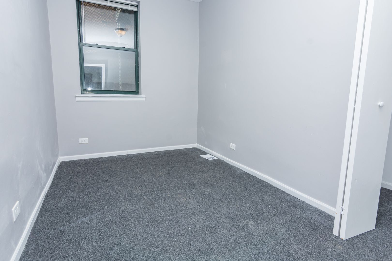 Building Photo - 6137 S Indiana Ave