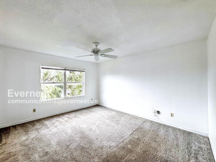 Building Photo - 2460 Summerfield Way