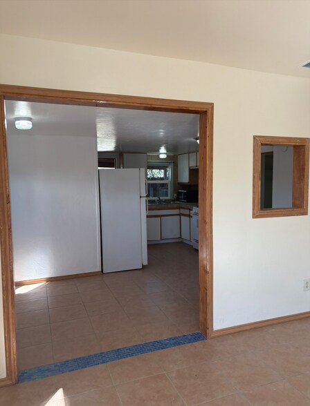 Building Photo - 3321 E Bellevue St