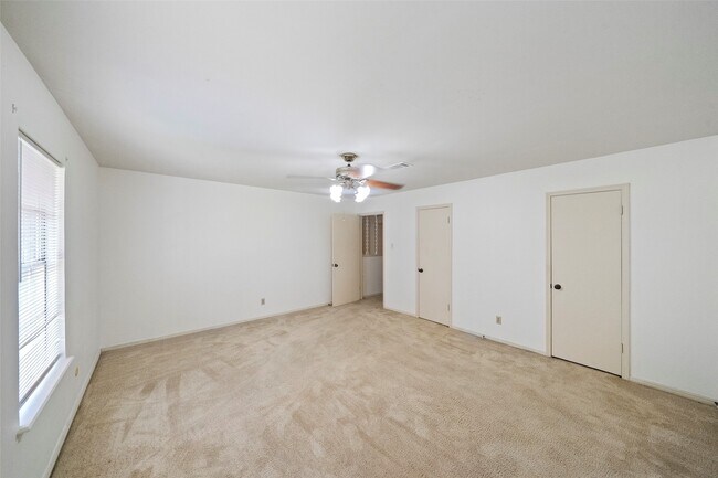 Building Photo - 1115 Pear Tree Ln