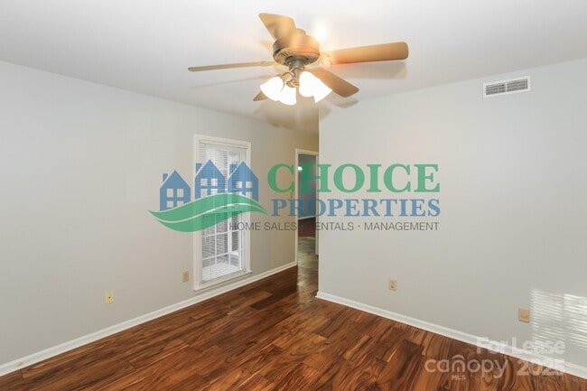 Building Photo - 9223 N Vicksburg Park Ct