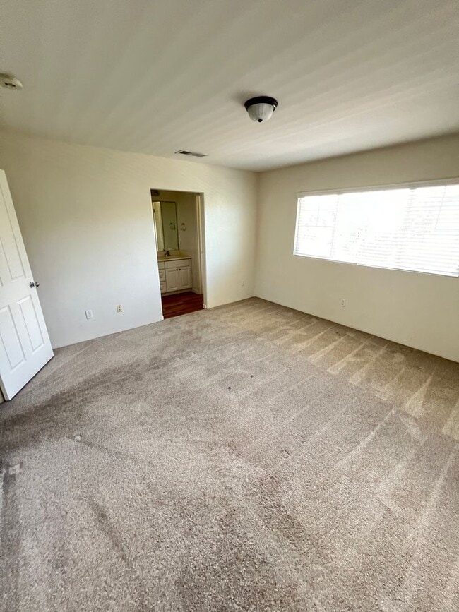 Building Photo - Spinnaker Townhouse $3250.00! 2 Story 3bd ...