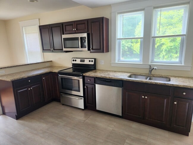 Primary Photo - 219 Metacom Ave