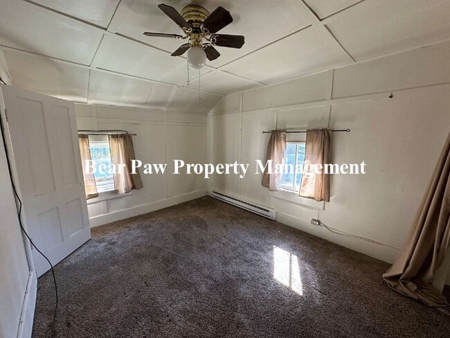 Building Photo - "Cozy 1-Bedroom Retreat in downtown Evergr...