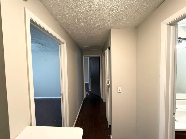 Building Photo - 4979 Stone Trace