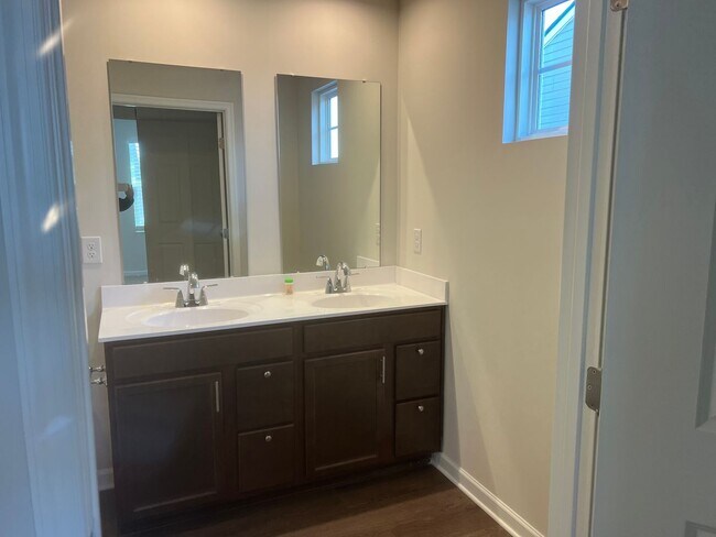 Building Photo - Rental in Spring Hill TN