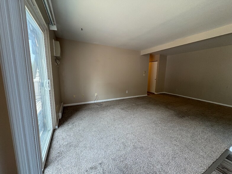 Building Photo - 1510 Spruce Ave