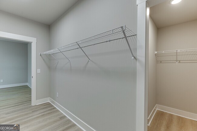 Building Photo - 125 Rains Rd