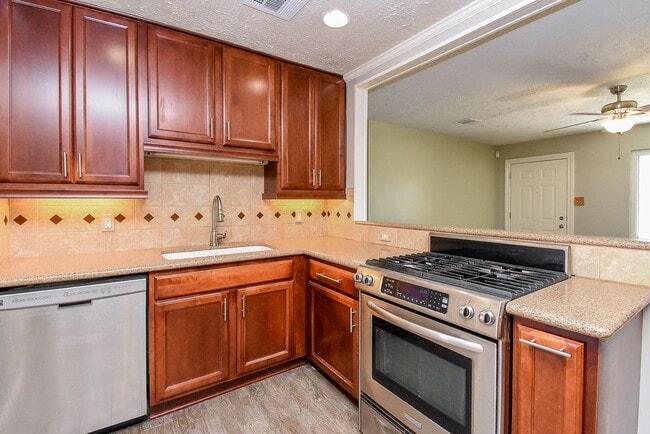 Building Photo - 7418 Jalna St