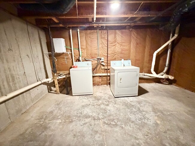 Building Photo - 2 Bedroom (+ Office) Home Burlington Available 8/1