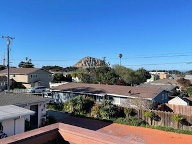 Building Photo - 481 Hillview St