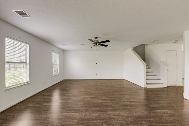 Building Photo - 834 Sweet Flower Dr