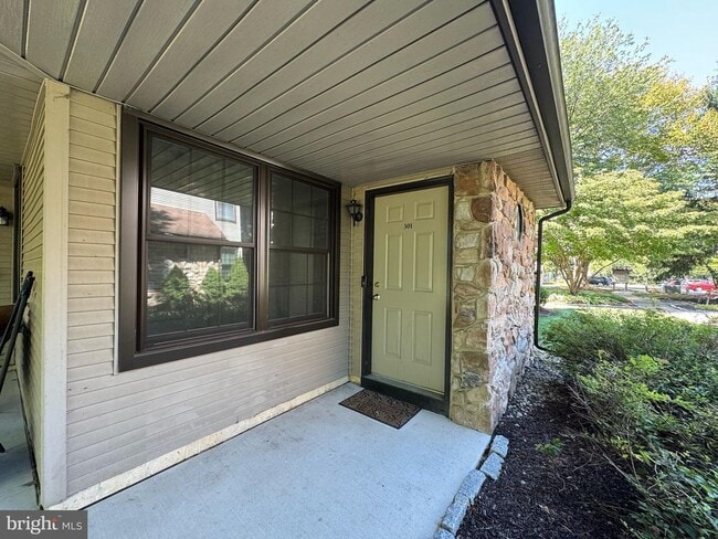 Building Photo - 301 SASSAFRAS Ct