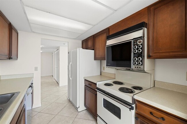 Building Photo - 9425 Blind Pass Rd