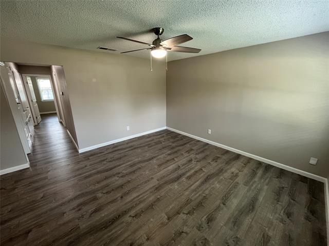Building Photo - 2434 Lakeshore Dr