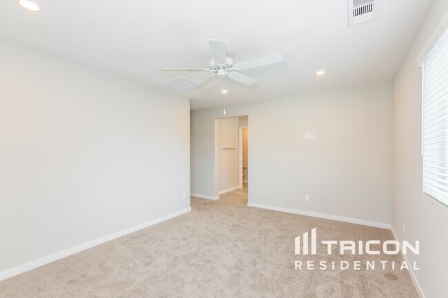Building Photo - 28189 Cookhouse Ln