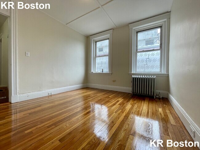 Building Photo - 1381 Boylston St
