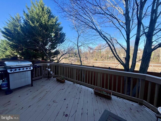 Building Photo - 3847 Watkins Mill Dr