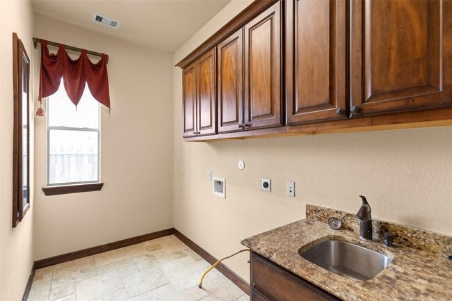 Building Photo - 7414 Newbury Trail