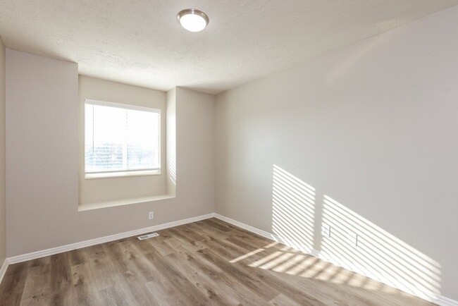 Building Photo - 1658 W 8430 S