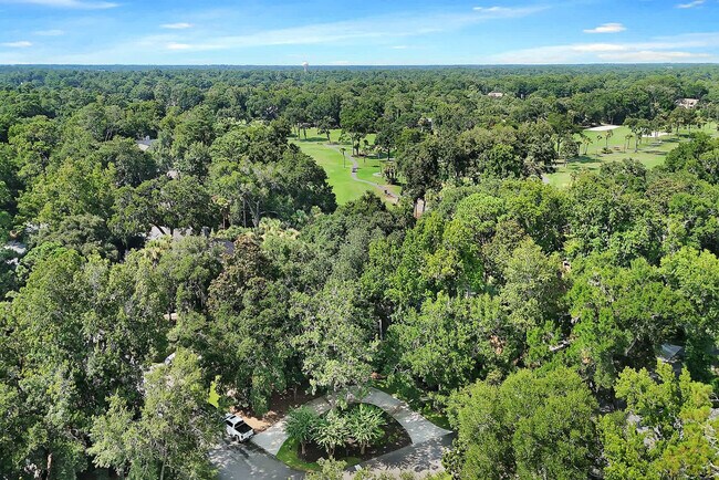 Building Photo - 8 Heath Dr