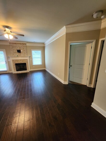 Building Photo - 5434 Bluebell Cir