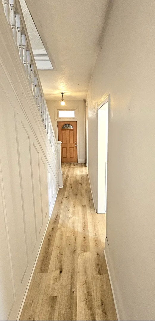 Building Photo - Spacious 4-Bedroom Home with 3-Car Garage, Deck & More!!