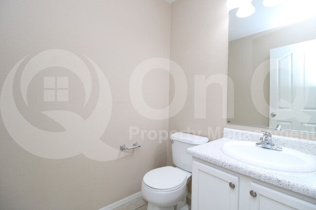 Building Photo - 6333 W Valencia Dr