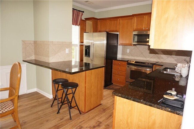 Building Photo - 6111 Longleaf Dr