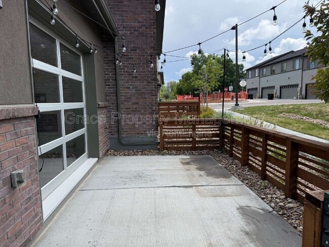 Building Photo - 6387 Moore Ct