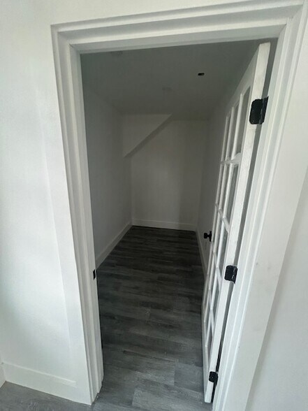 Building Photo - 58 Cutler St
