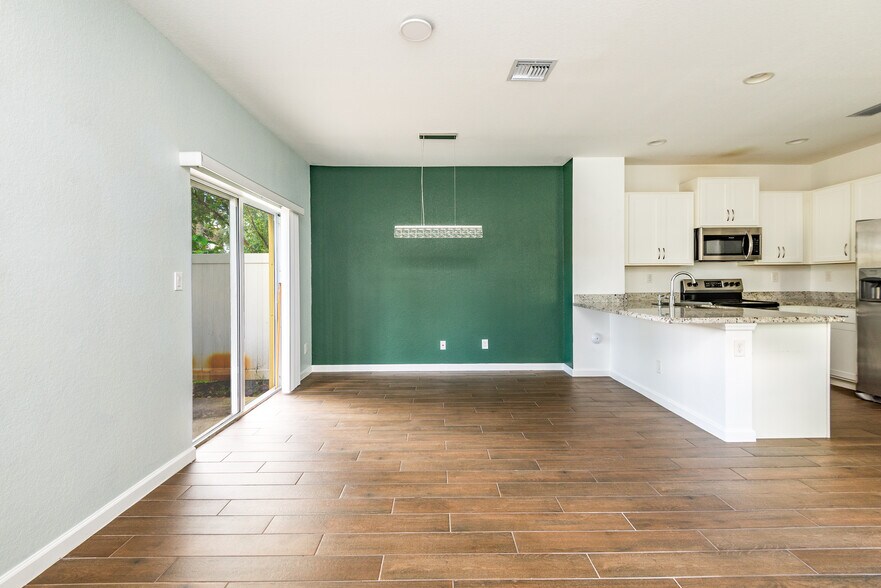 Building Photo - 1134 NW 40th Ter