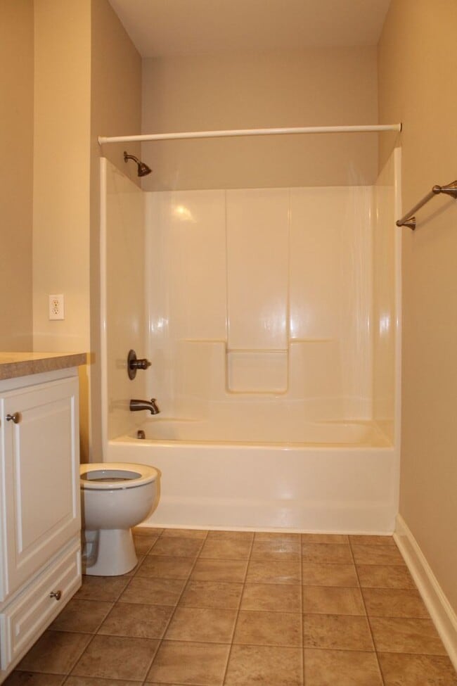 Building Photo - 205 Stillwater Creek Dr