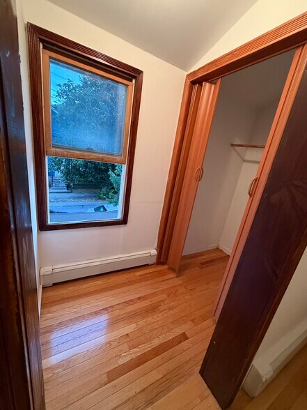 Building Photo - 44 Touro Ave