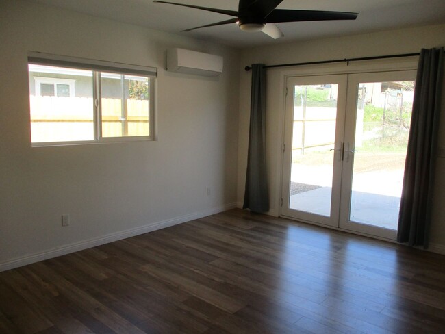 Building Photo - Lakeside Newly remodeled 4 Bdr 2.5 Bath Ho...