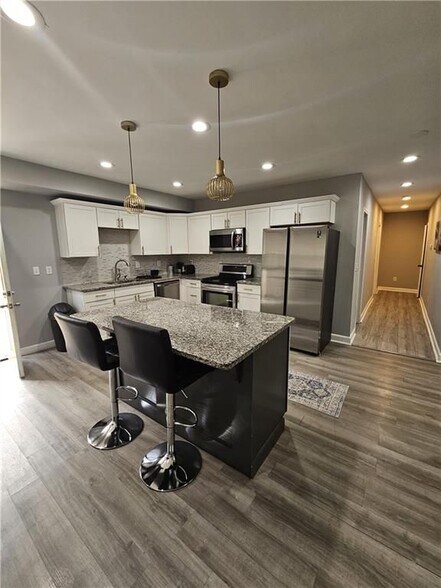 Building Photo - 2138 Donald Lee Hollowell Pkwy NW