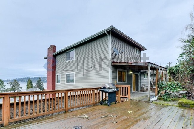 Building Photo - 10123 Cornell Ave S