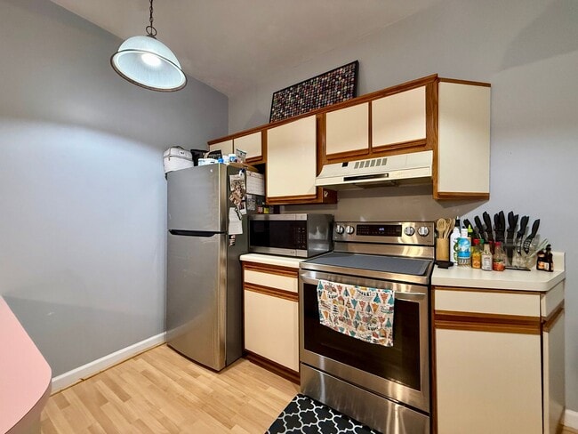 Building Photo - Charming 2-bedroom, 1-bath condo in the heart of Ghent