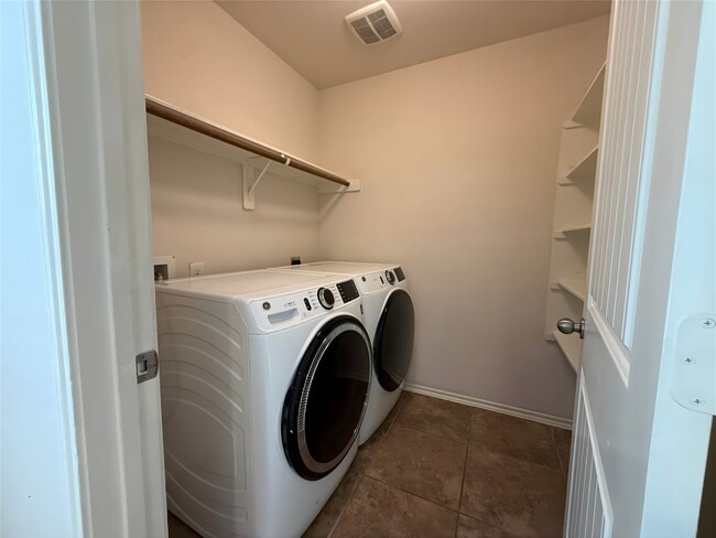 Building Photo - 17131 Falcons Nest Landing Dr