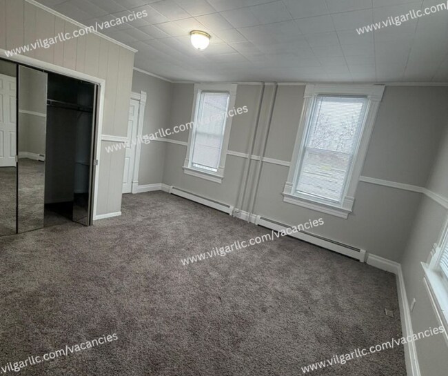 Building Photo - 136 Matteson St