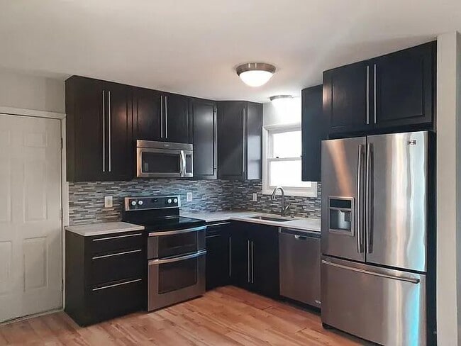 Building Photo - 690 San Gabriel Rd