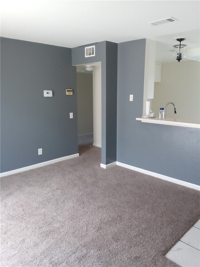 Building Photo - 1365 Crafton Ave