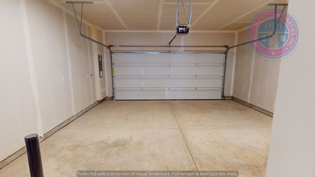 Building Photo - Newer Home in Sought After Reed's Crossing...