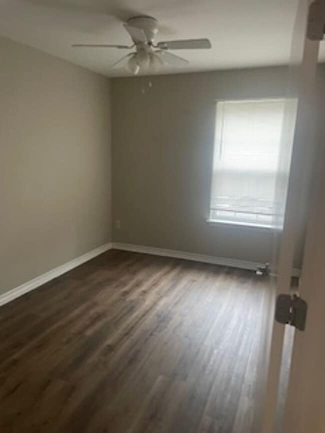 Building Photo - 3/2/1 Toen Home close to Tarleton