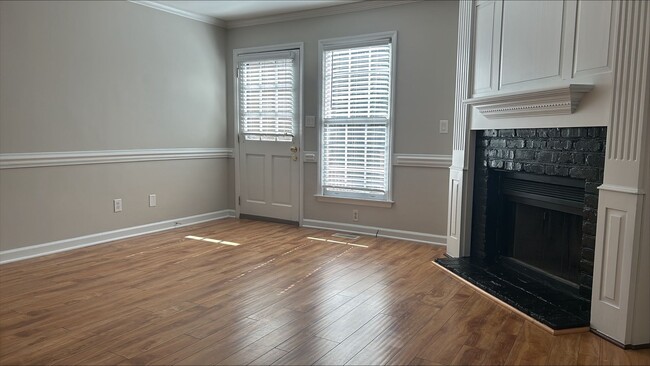 Building Photo - 2 Bed | 2.5 Bath Townhouse In North Raleig...