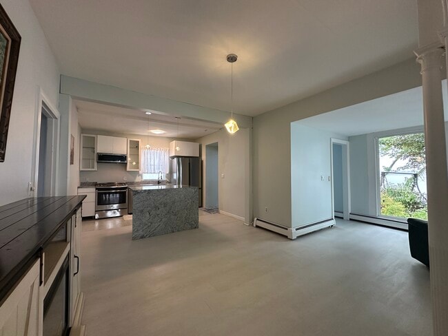 Building Photo - 2 Narragansett Ave