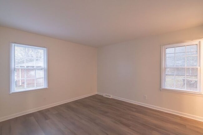 Building Photo - Newly Renovated 3-Bedroom Ranch with Spacious Yard!