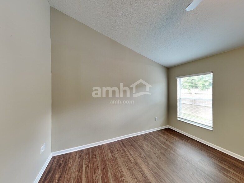 Building Photo - 30839 St Vincent Ct