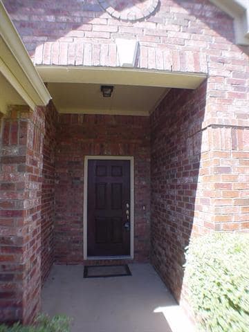 Building Photo - 209 Bird Creek Dr