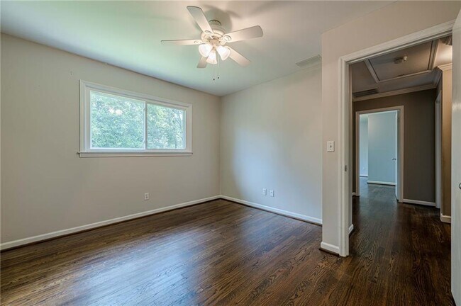 Building Photo - 385 Stonebridge Trail